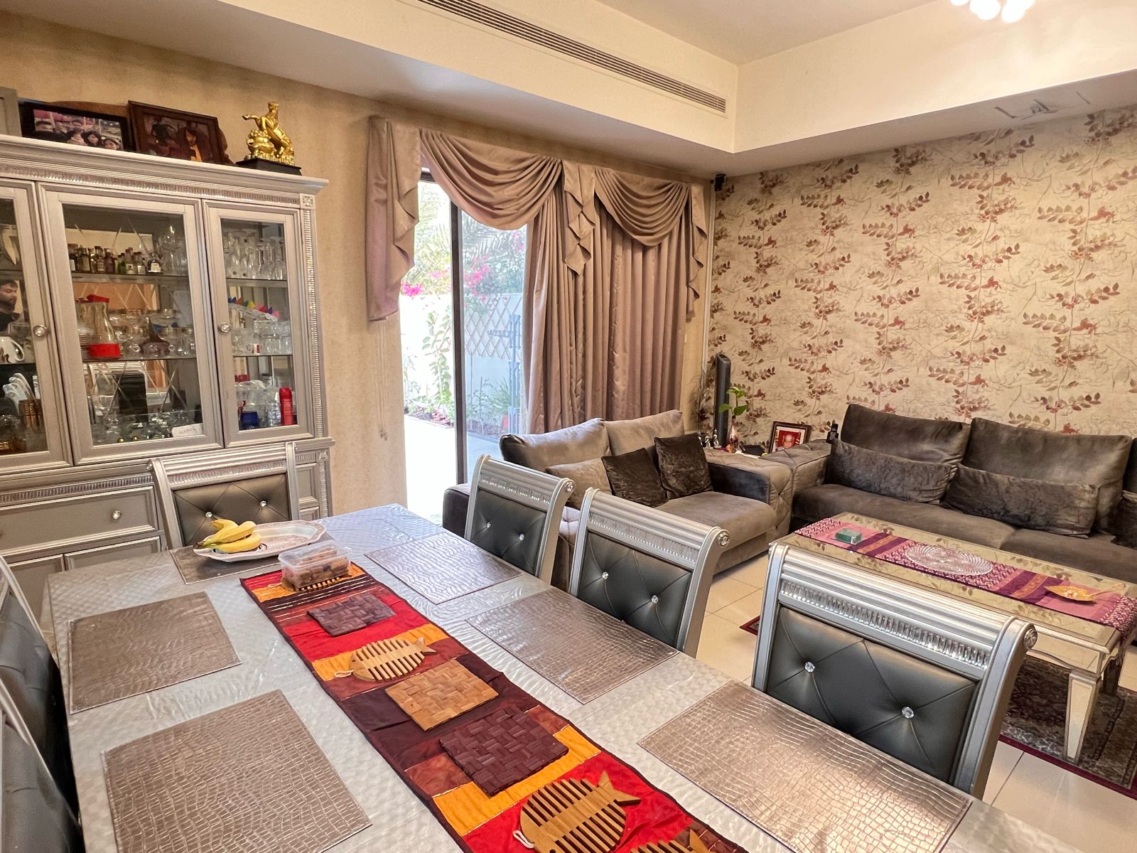 Living room 1